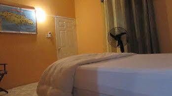 Rafjam Bed And Breakfast 金斯敦 外观 照片
